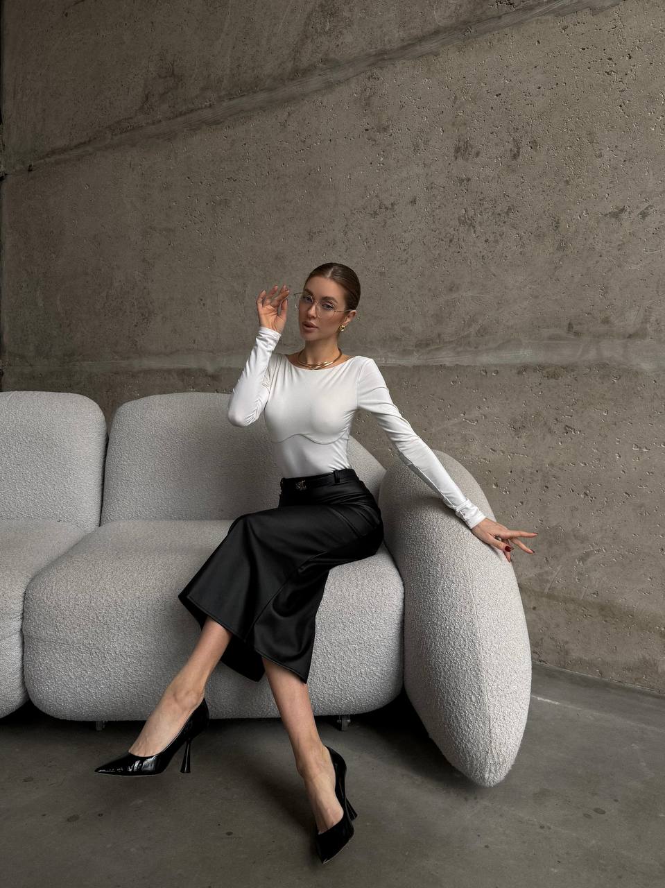 Stylová midi sukně s rozpakem