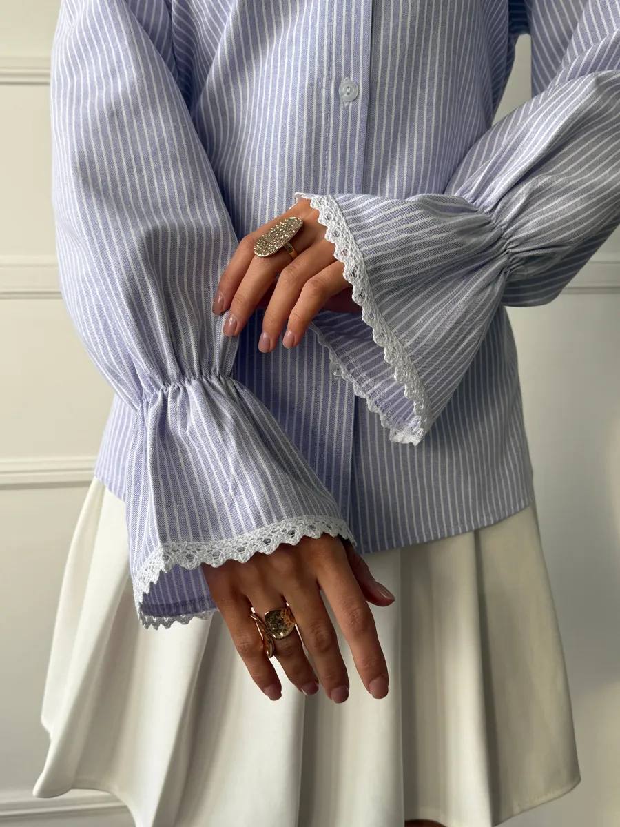 Pruhovaná košile s korzetovým zády