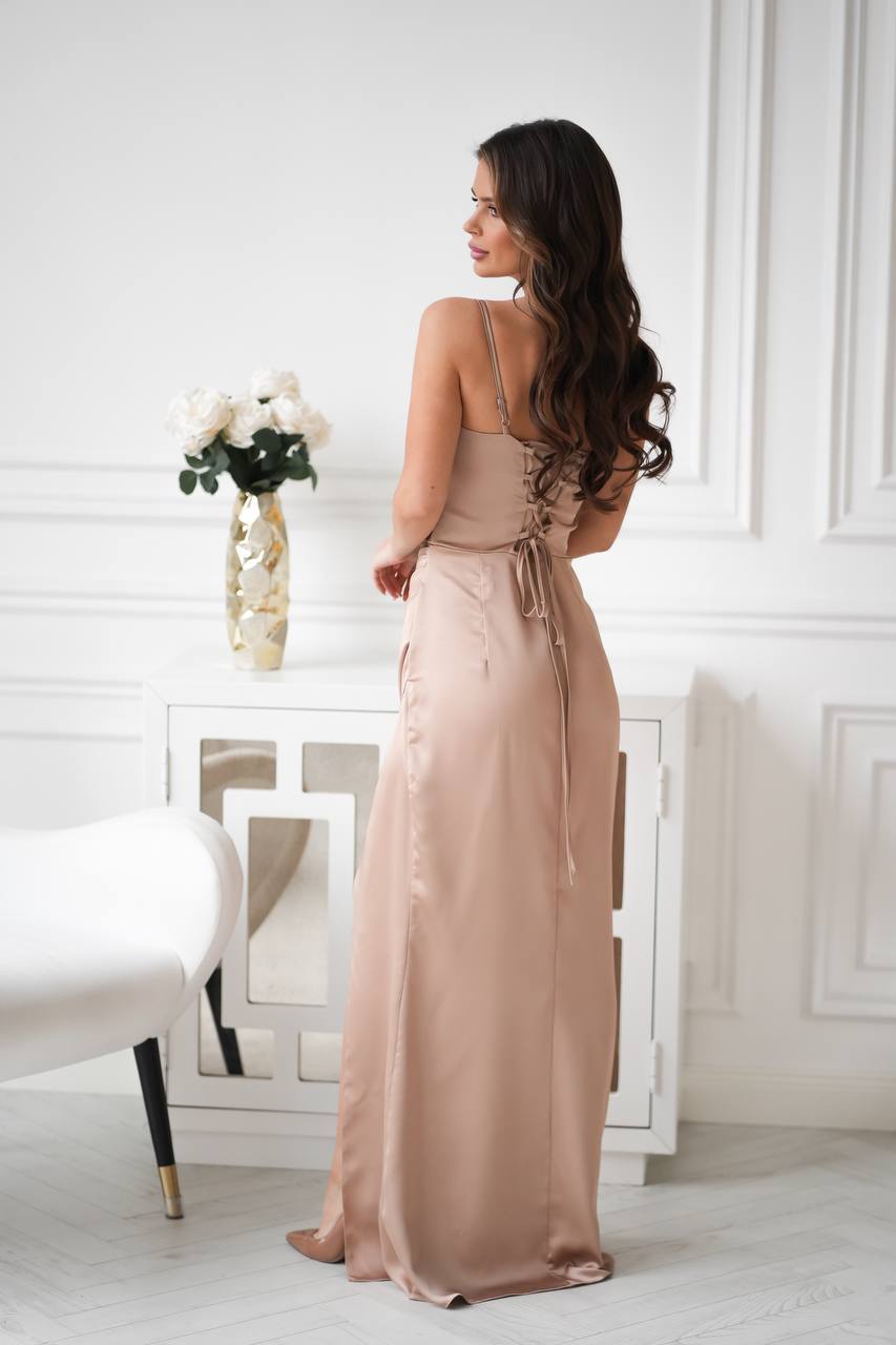 Elegantní saténové šaty